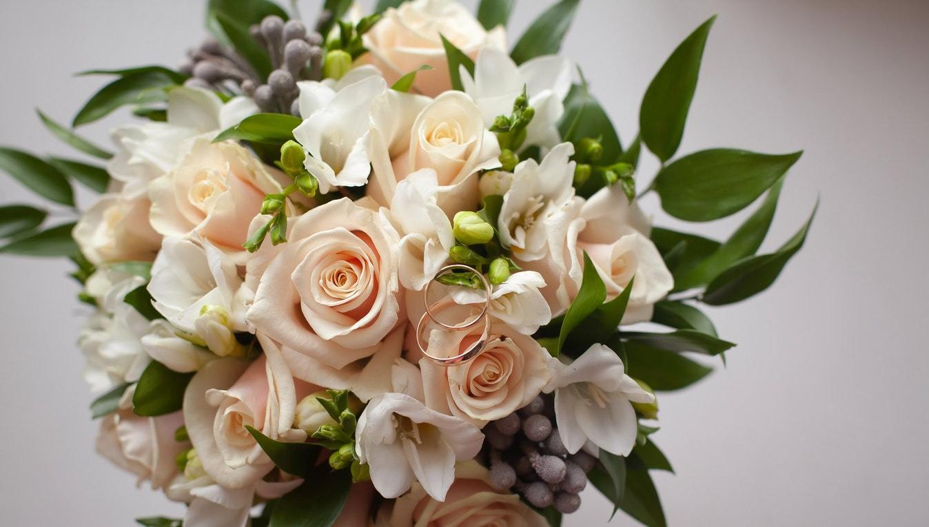 Tiny Details for Your Big Day: Which Flower Species Are Ideal for a Bouquet?