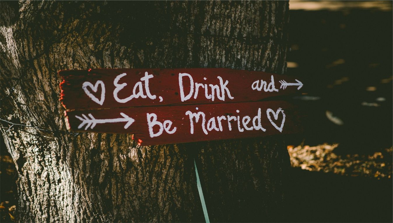 Tiny Details for Your Big Day: Planning Custom Signage for Your Wedding
