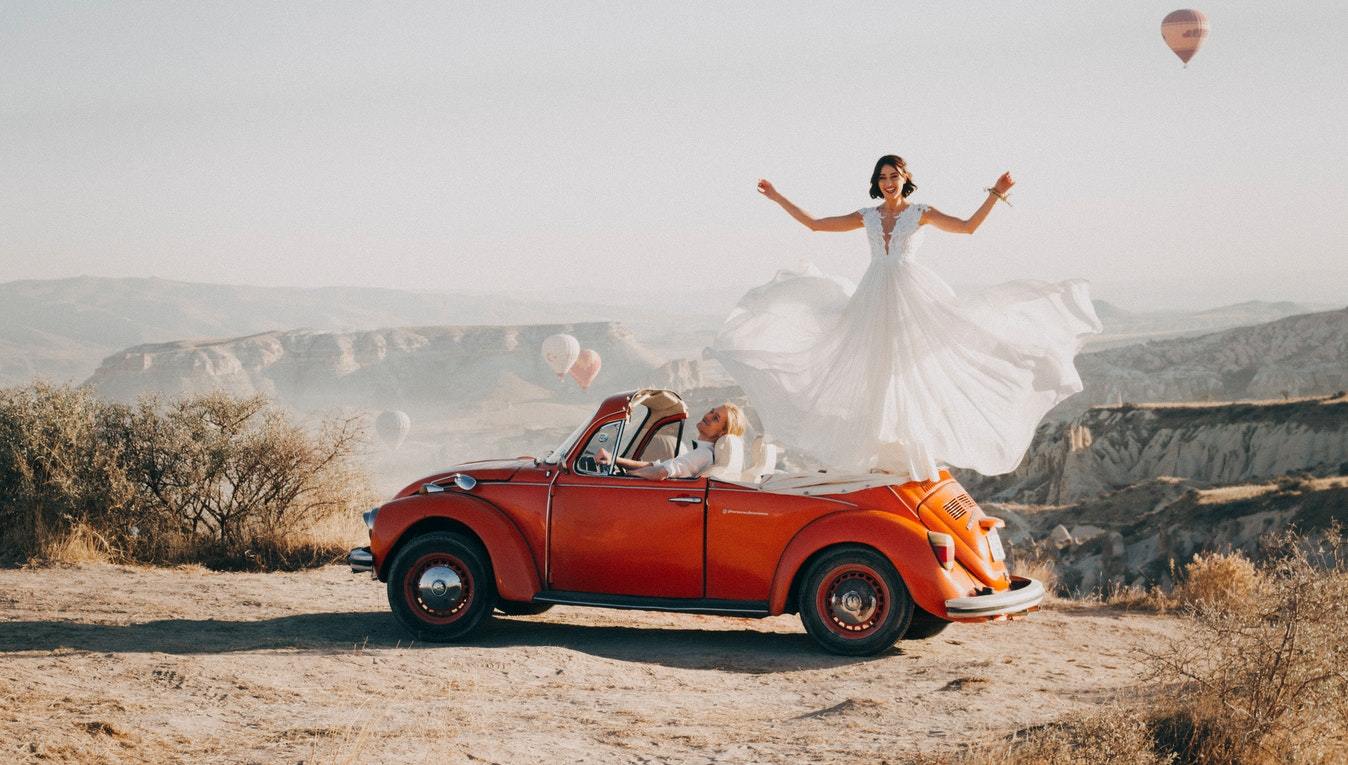 Tiny Details for Your Big Day: Incorporating a Classic Car in Your Wedding Pictures