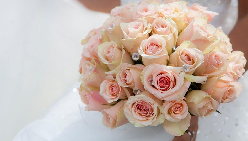 7 Ways to Cover the Cost of Your Wedding