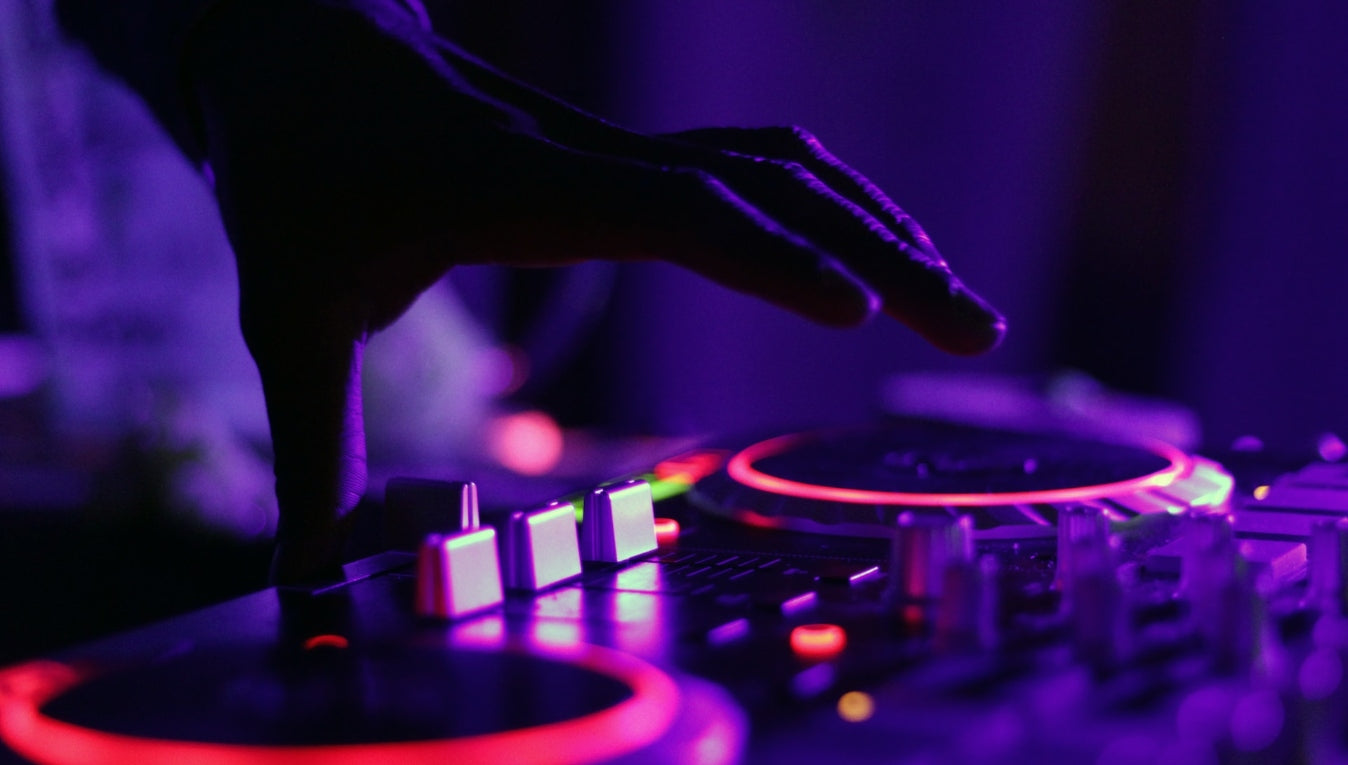 Nostalgic for the ‘80s? These 7 Bachelor Party Ideas Might Sound Tubular