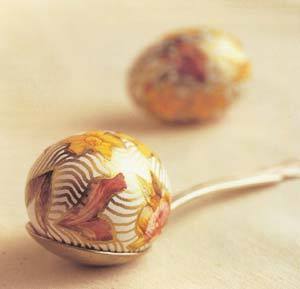 How to Decoupage Eggs