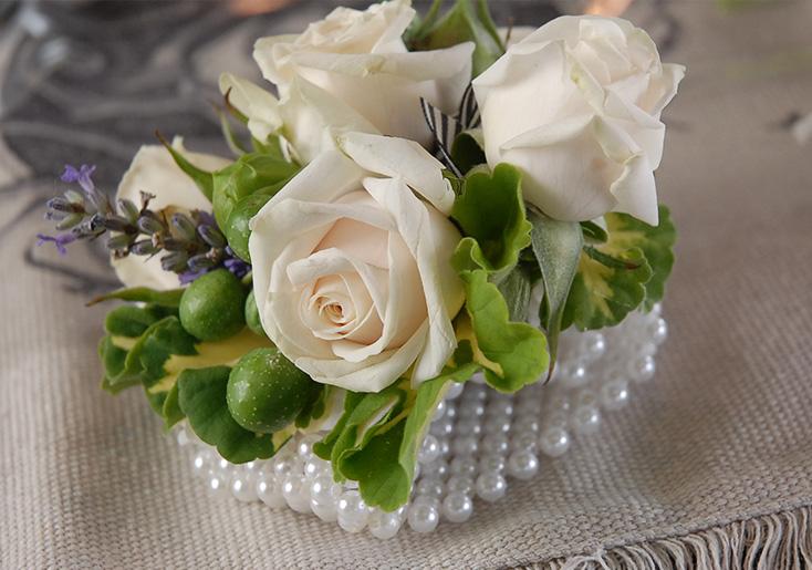 How to Make a Corsage in 5 Easy Steps - Cascade Floral Wholesale
