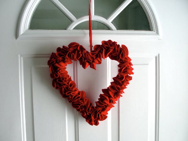 Handcraft a Vintage Valentine Wreath - Confetti Fix %