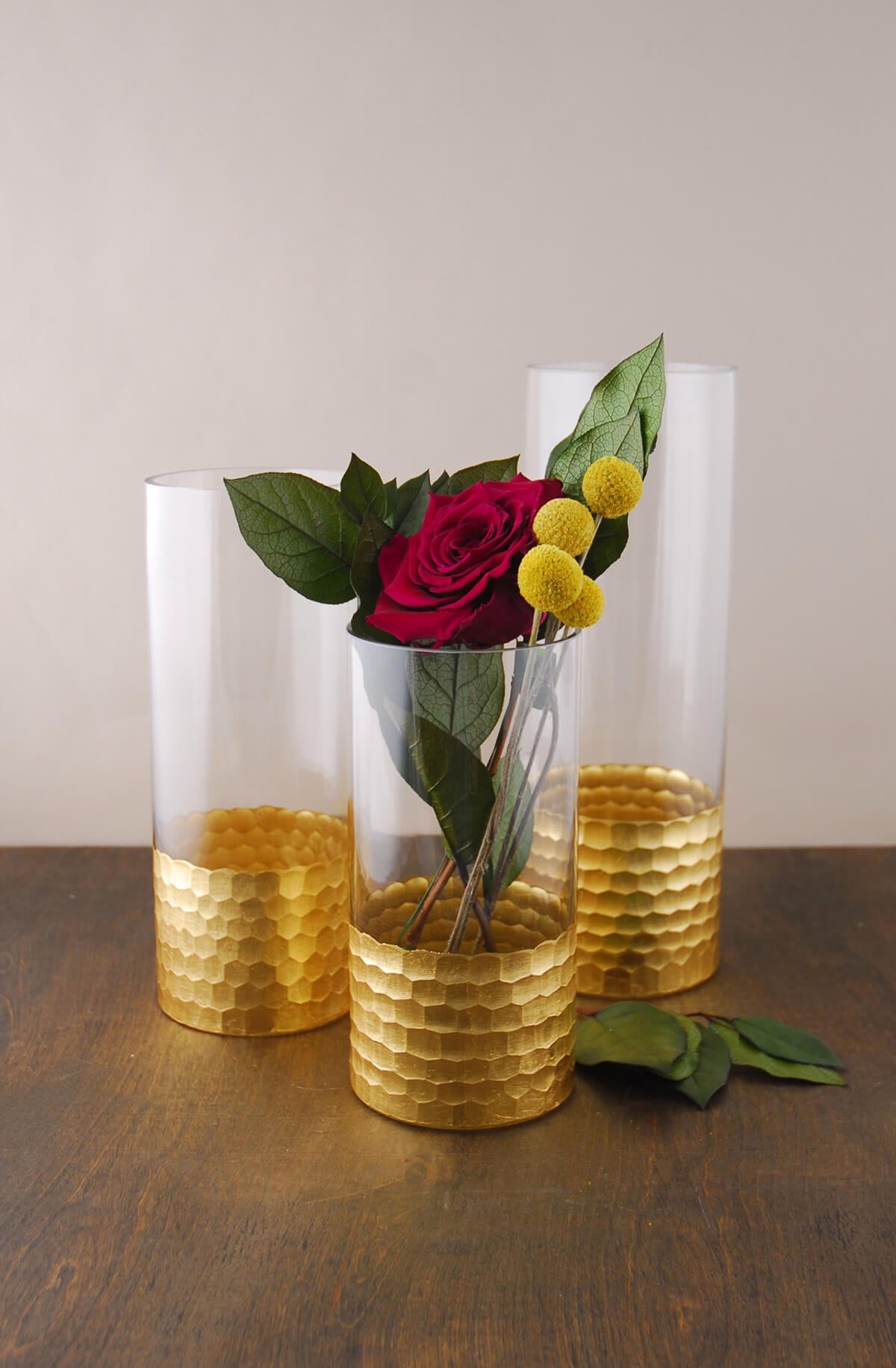 gold honeycomb cylinder vase 10 x 4