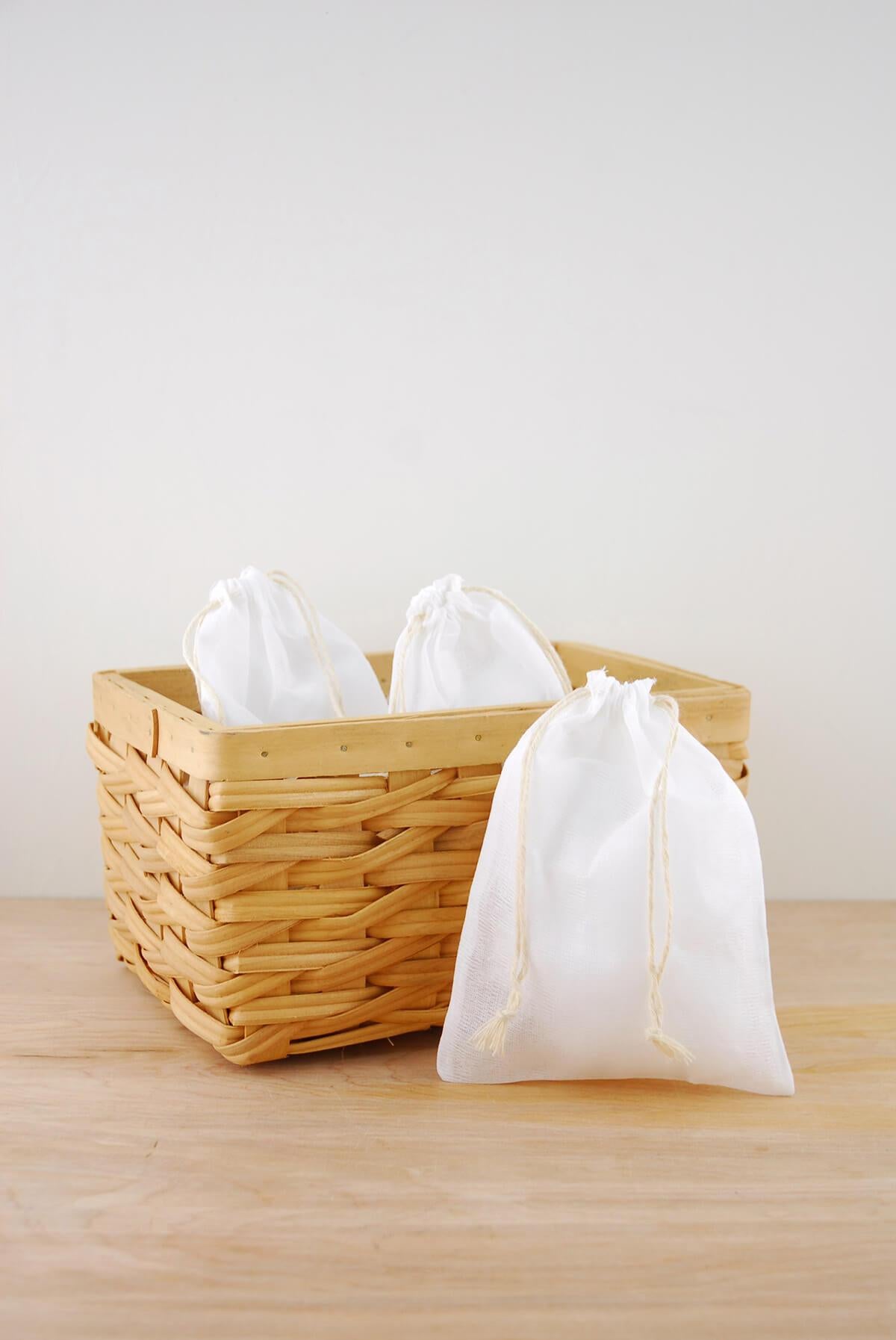 Muslin Favor Bags White 5x7in (Pack of 12)